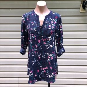 Maurice’s Roll Tab Sleeve Top Size Small